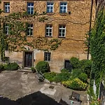 Josef Manes Birth House, All Sights Walkable, Old Town Square